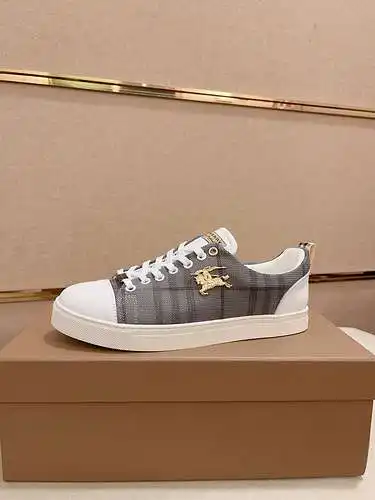Zapatos de hombre Burberry Código: 0524B30 Talla: 38-44