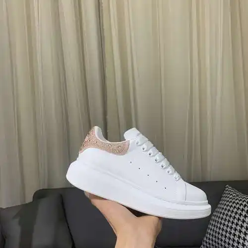 McQueen* Zapatos para hombre y mujer Código: 0318C70 Talla: Mujer 34-41., Hombre 38-46 Observaciones