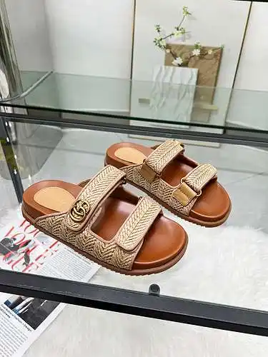 Zapatos GUCCI para hombre y mujer Código: 0526C20 Talla: Mujer 35-42# Hombre 39-46#