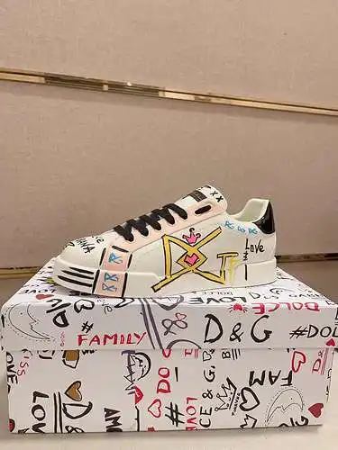 Zapatos Dolce & Gabbana para hombre y mujer Código: 0524D80 Talla: 36-46 (las tallas de mujer so