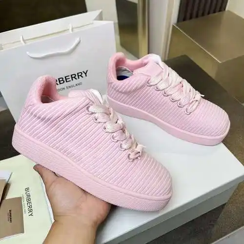 Zapatos Burberry para hombre y mujer Código: 0521C40 Talla: mujer 35-40, hombre 39-44 (mujer 41 42 h