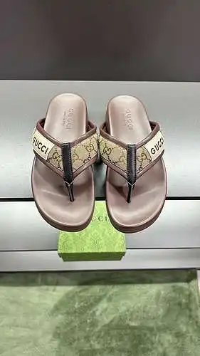 Código de los zapatos de los hombres y de las mujeres de GUCCI: Tamaño 0521B00: Tamaño de las mujere
