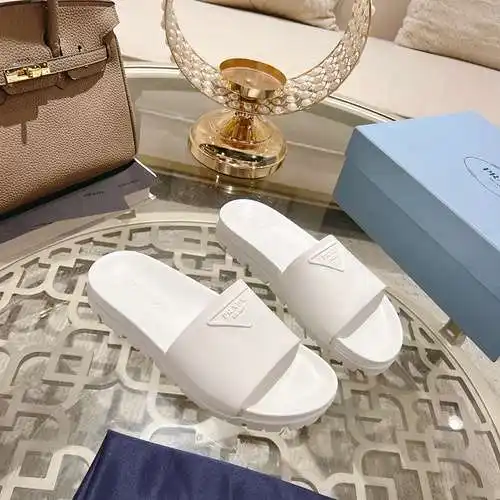 Prada men's and women's shoes Code: 0527B80 Size: Women's 35-41 Men's 38-45