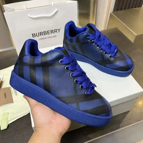 Zapatos Burberry para hombre y mujer Código: 0521C40 Talla: mujer 35-40, hombre 39-44 (mujer 41 42 h