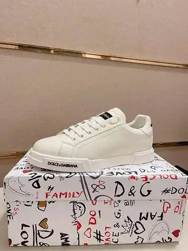 Zapatos Dolce & Gabbana para hombre y mujer Código: 0524D40 Talla: 36-46 (las tallas de mujer so