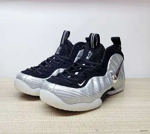 Nike Foamposite Pro "Silver Surfer" Plata Surfer Negro Plata