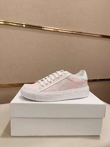 Zapatos Versace para hombre y mujer Código: 0525C30 Talla: 36-45