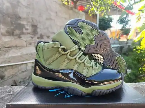 jordan11 negro verde militar 40-47