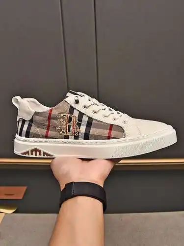Zapatos de hombre Burberry Código: 0529B50 Talla: 38-44