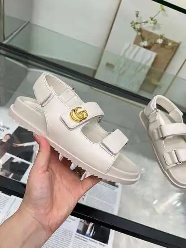 Zapatos GUCCI para hombre y mujer Código: 0526C20 Talla: Mujer 35-42# Hombre 39-46#
