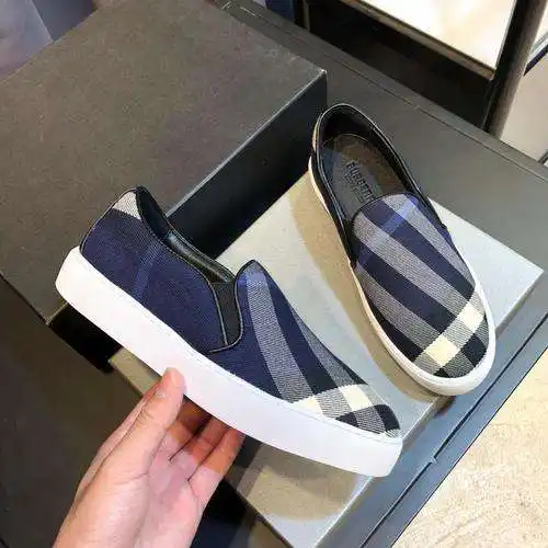 Zapatos Burberry para hombre y mujer Código: 0521C00 Talla: Mujer 35-40 Hombre 39-45