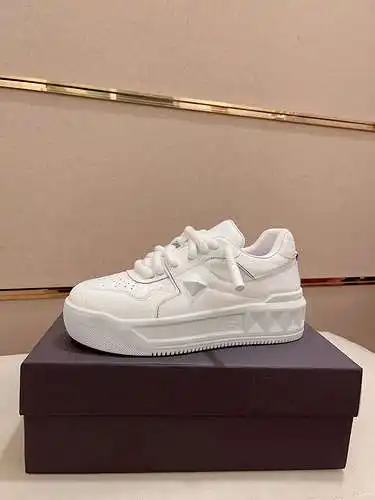 Zapatos de hombre Valentino Código: 0525B80 Talla: 38-44 (45/46 se puede personalizar)