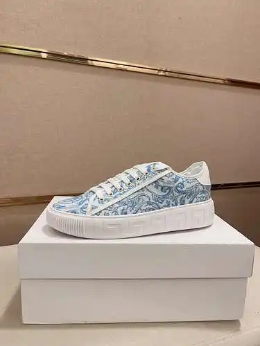 Zapatos Versace para hombre y mujer Código: 0525C30 Talla: 36-45