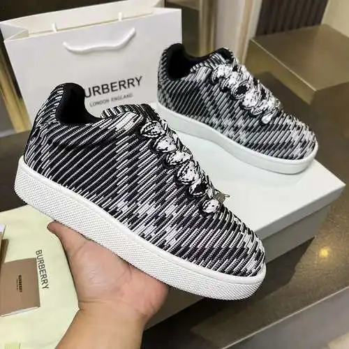 Zapatos Burberry para hombre y mujer Código: 0521C40 Talla: mujer 35-40, hombre 39-44 (mujer 41 42 h
