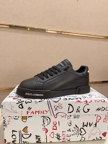 Zapatos Dolce & Gabbana para hombre y mujer Código: 0524D40 Talla: 36-46 (las tallas de mujer so