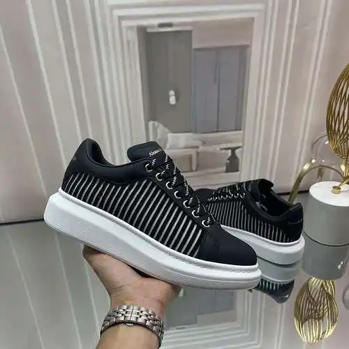 McQueen* Zapatos para hombre y mujer Código: 0526C40 Talla: Mujer 34-41. Hombres 38-46