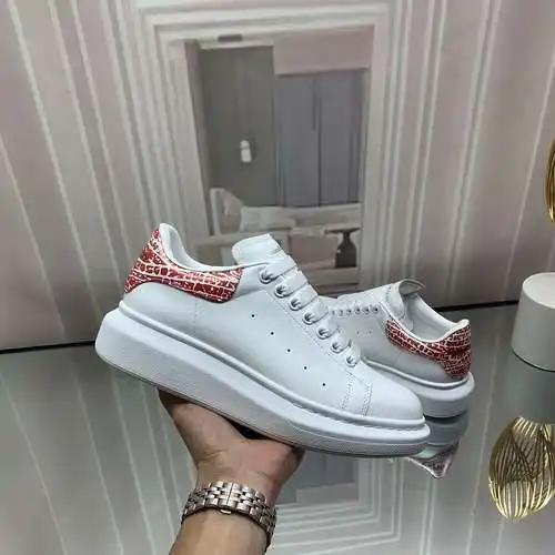 McQueen* Zapatos para hombre y mujer Código: 0526C40 Talla: Mujer 34-41. Hombres 38-46