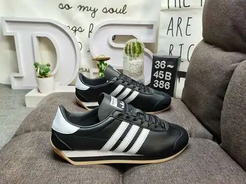386Dadidas Esta serie también presenta
