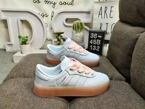 ¡Se lanzan oficialmente las zapatillas de deporte conjuntas de tres partes 132D! Marca de Ronnie Fie