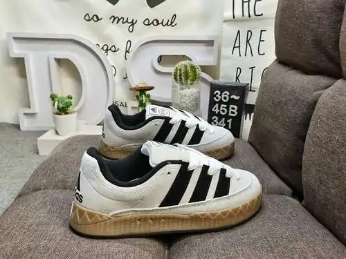 341D/adidas adimatic sneakers "Shark Bun Shoes" abre una nueva colaboración, uniéndose al 