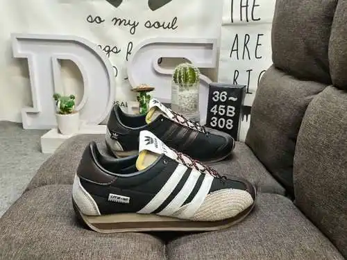 308Dadidas Esta serie también presenta
