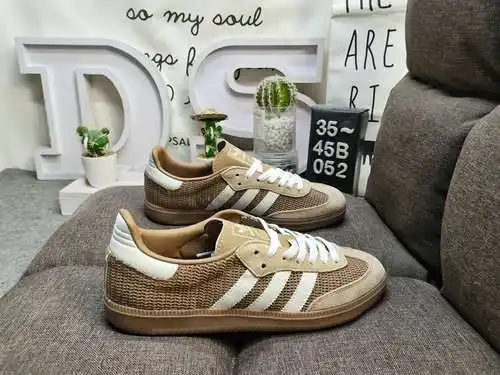 052DAdidas originals Busenitz Vulc adidas Casi 70 años de originales clásicos hechos de gamuza, horm