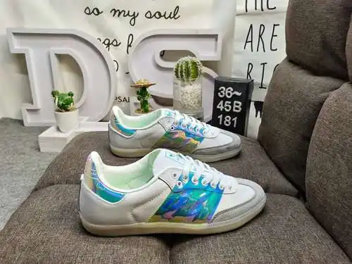 181DAdidas originals Busenitz Vulc adidas Casi 70 años de originales clásicos hechos de gamuza origi