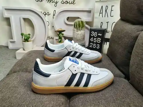 253DAdidas originals Busenitz Vulc adidas Casi 70 años de originales clásicos hechos de gamuza, horm