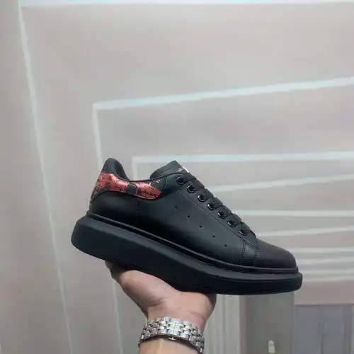 McQueen* Zapatos para hombre y mujer Código: 0318C30 Talla: Mujer 34-41., Hombre 38-46 Observaciones