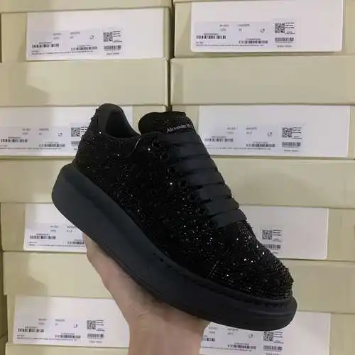 McQueen* Zapatos para hombre y mujer Código: 0318D00 Talla: Mujer 34-41., Hombre 38-46 Observaciones