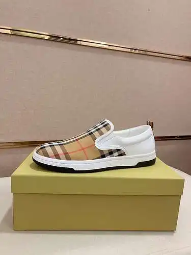 Zapatos de hombre Burberry Código: 0606B30 Talla: 38-44