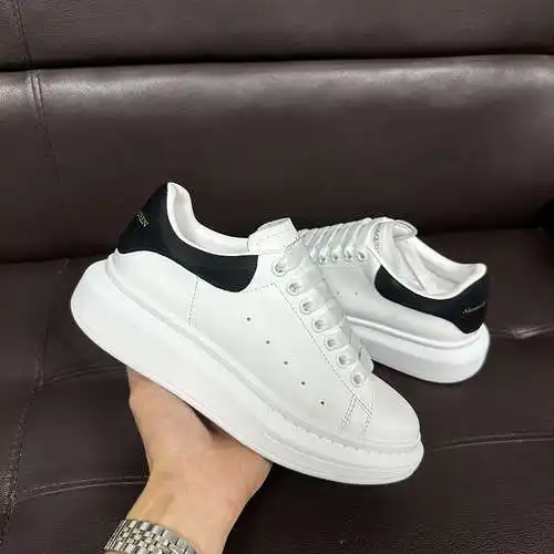 McQueen* Zapatos para hombre y mujer Código: 0526C40 Talla: Mujer 34-41. Hombres 38-46