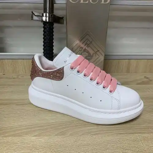 McQueen* Zapatos para hombre y mujer Código: 0318C70 Talla: Mujer 34-41., Hombre 38-46 Observaciones