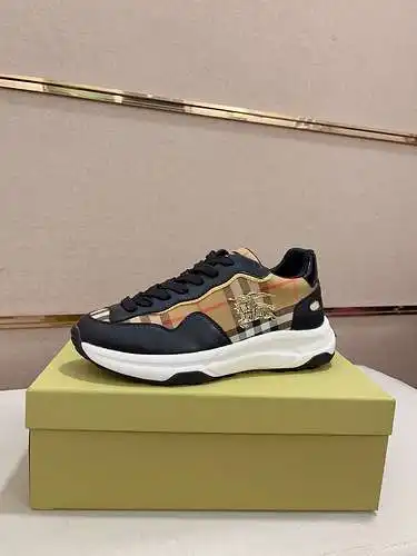 Zapatos de hombre Burberry Código: 0606B50 Talla: 38-44