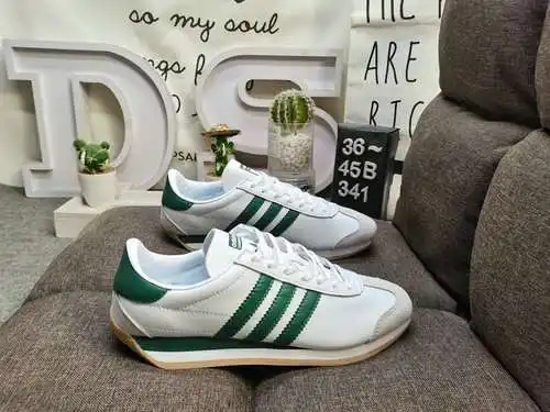 341Dadidas Esta serie también presenta