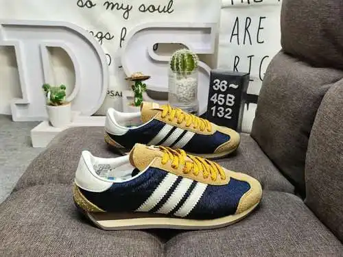 132D nivel corporativo Adidas