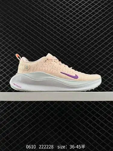 4 NIKE Zoom Diseño inspirado en los corredores cotidianos, que ofrece soporte sólido y tracción exce