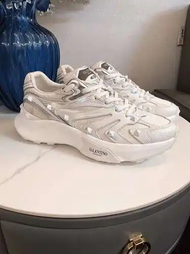 Zapatos Valentino para hombre y mujer Código: 0609D30 Talla: 35-46