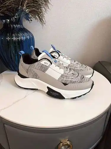 Zapatos Valentino para hombre y mujer Código: 0609C60 Talla: 35-46