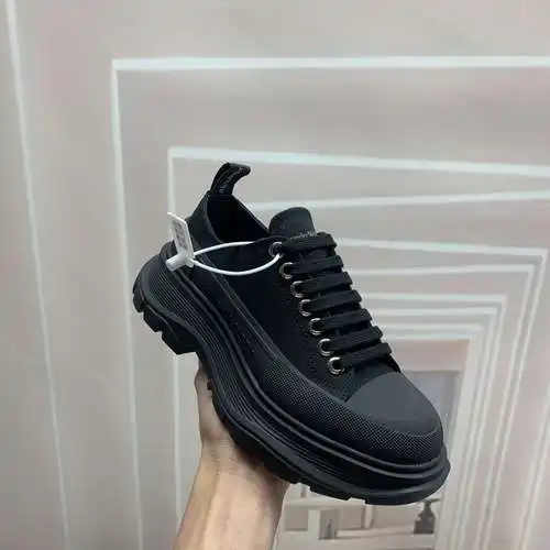 McQueen* Zapatos para hombre y mujer Código: 0526C40 Talla: Mujer 34-41. Hombres 38-46