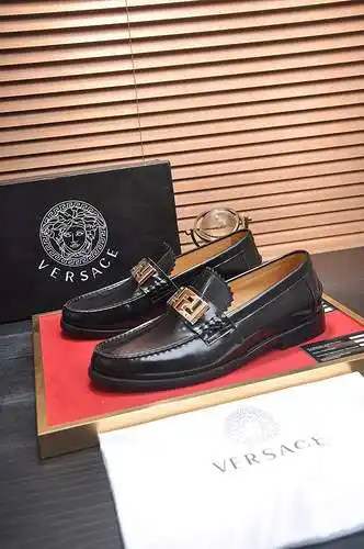 Zapatos de hombre Versace Código: 0608C10 Talla: 38-44 (45 está hecho a medida y no se puede devolve