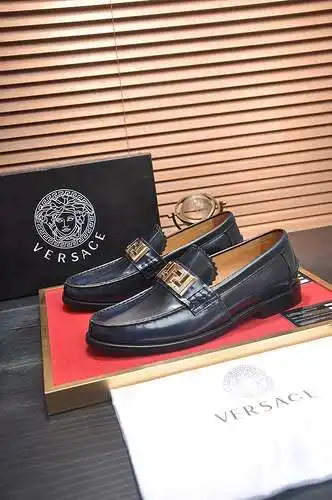 Zapatos de hombre Versace Código: 0608C10 Talla: 38-44 (45 está hecho a medida y no se puede devolve