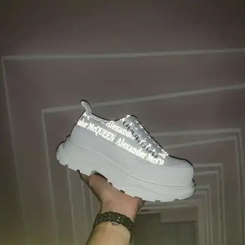 McQueen* Zapatos para hombre y mujer Código: 0526C60 Talla: Mujer 34-41. Hombres 38-46