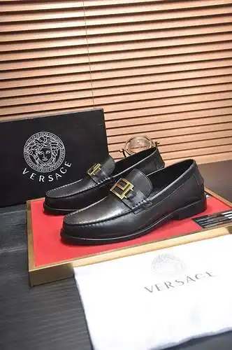Zapatos de hombre Versace Código: 0608C10 Talla: 38-44 (45 está hecho a medida y no se puede devolve