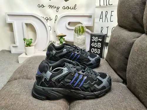 053DBad Bunny x adidas originals Response CL Retro Casual Zapatos para correr Crema Bad Bunny Estilo