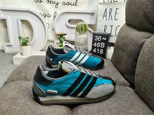 418Dadidas Esta serie también presenta