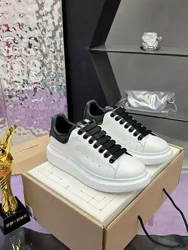 Zapatos McQueen* para hombre y mujer Código: 0526C40 Talla: talla 35-40 para mujer, talla 39-44 para