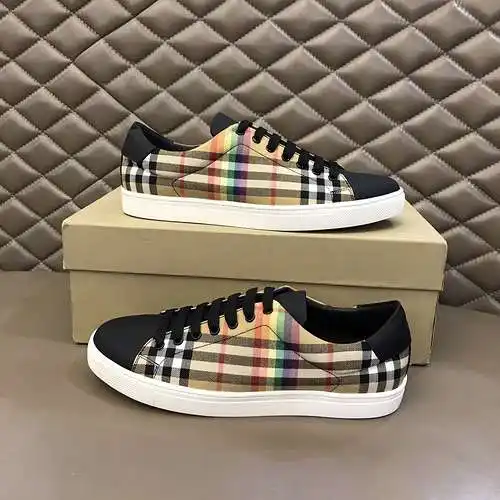 Zapatos de hombre Burberry Código: 0622B40 Talla: 38-44