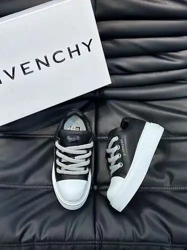 Zapatos de hombre Givenchy Código: 0622C20 Talla: 38-44 (45 personalizados)