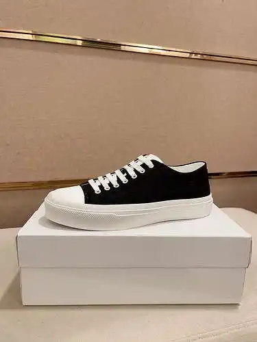 Zapatos de hombre Givenchy Código: 0616B40 Talla: 38-44 (se puede personalizar a 45, no reembolsable